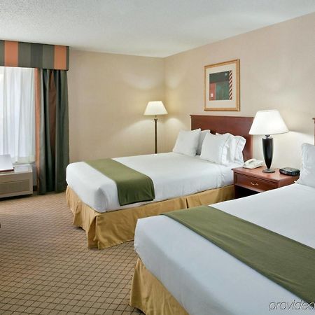 Windsor Inn & Suites Dodge City Room photo