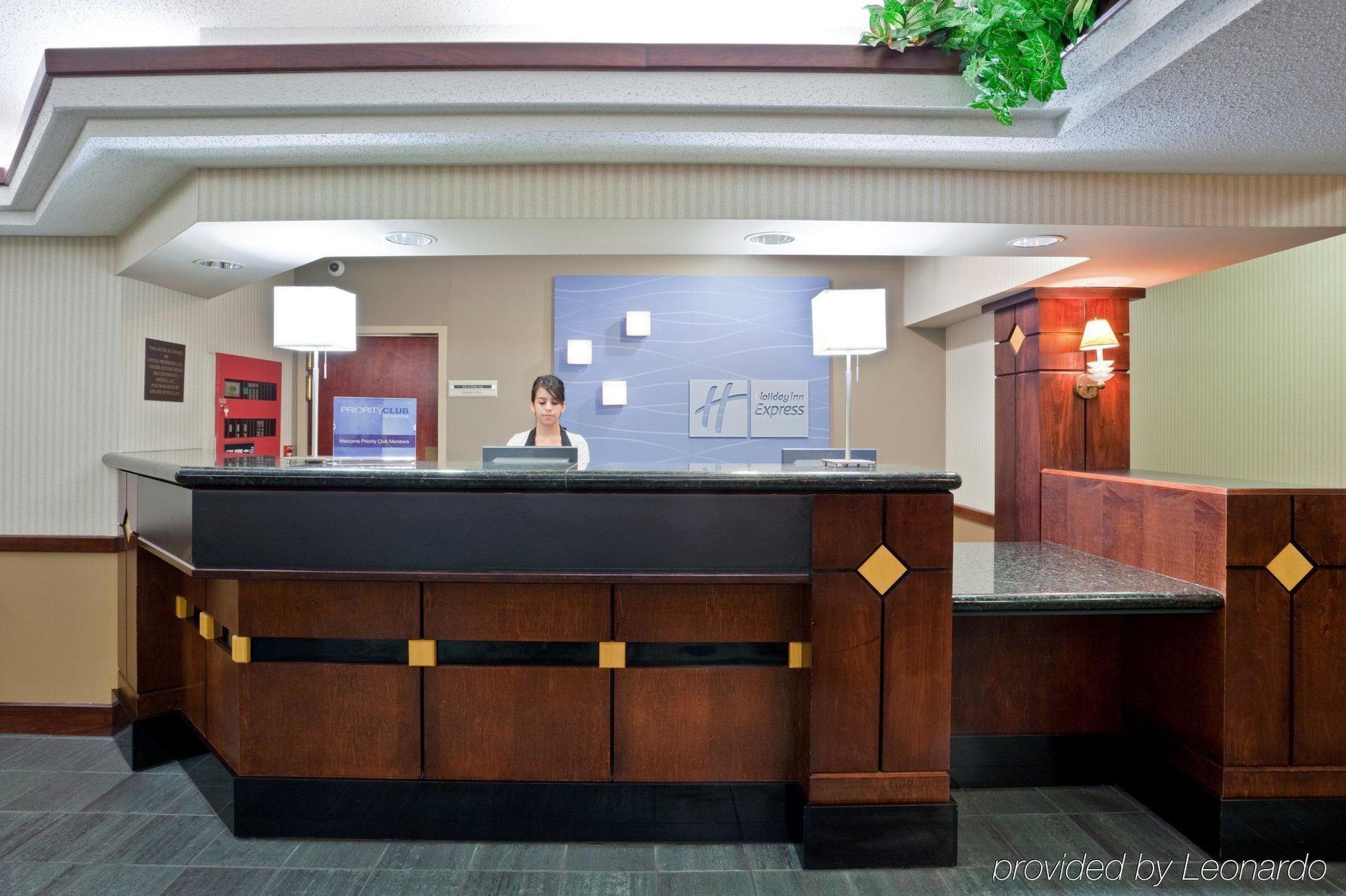 Windsor Inn & Suites Dodge City Interior photo